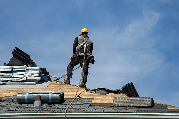 Professional Gutter Installation technician working in Aurora, OR